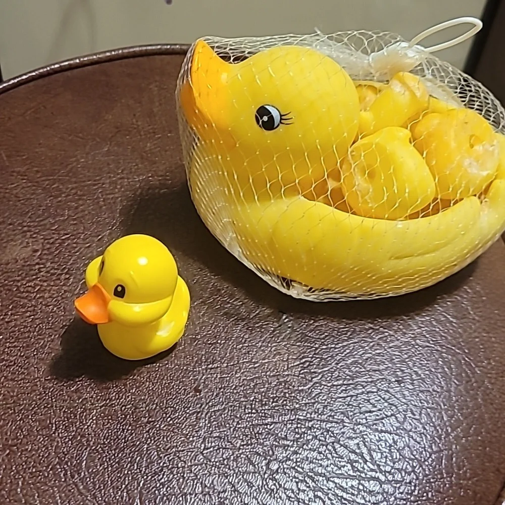 Rubber ducks - Picture 3 of 3